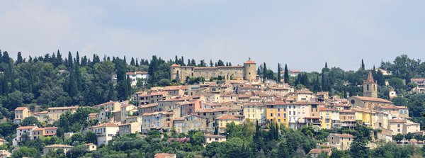 Comment choisir une location de vacances en Provence avec des ateliers de couture et des balades en calèche?